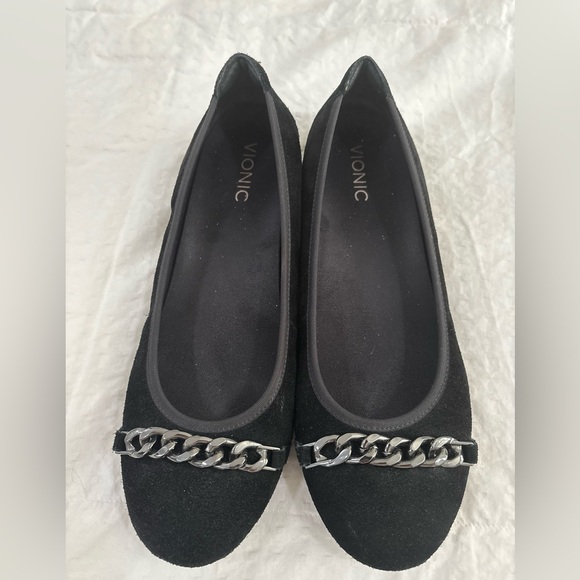 Vionic Shoes - Vionic Black Velvet Loafers with Metallic Chain Detail Size 11 Wide